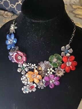 Show Stopping Colorful Floral Statement Necklace - Multicolor